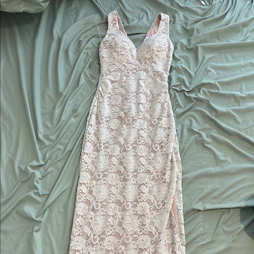 Sheath Wedding Dress with V-Neck Design
